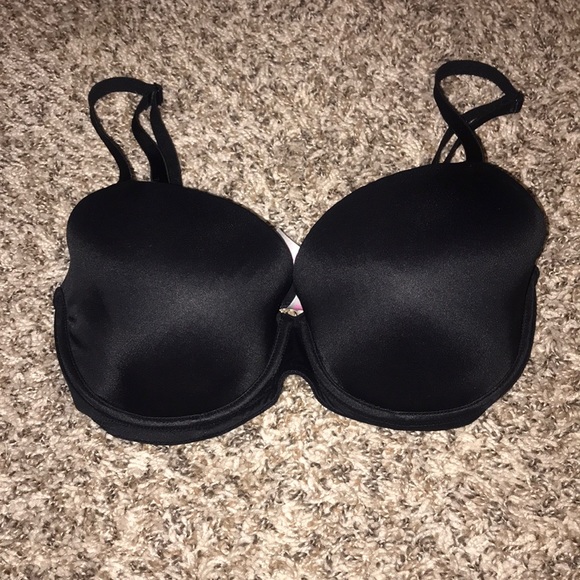 PINK Victoria’s Secret Wear Everywhere Bra